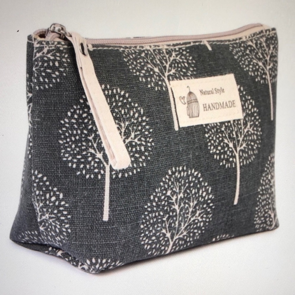 Cosmetic bag